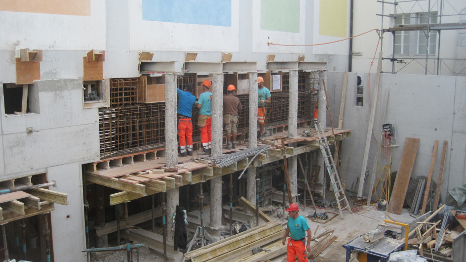 Sicherung bestehende Fassade sowie Neubau Unterzug  (Foto: Flury und Rudolf Architekten AG)