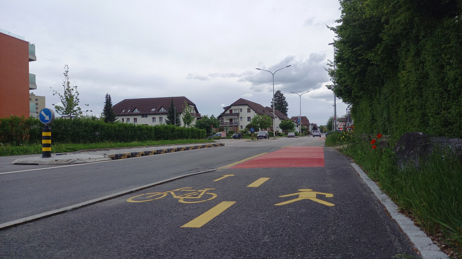 Neu gestalteter Fuss- und Radweg eingangs Zuchwil