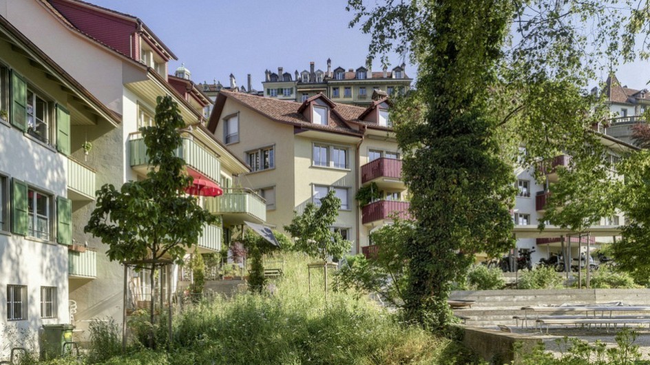 Hof mit Bubenbergrain 21/23 (links) und Bubenbergrain 15/17 (hinten) (Alexander Gempeler Architekturfotografie)