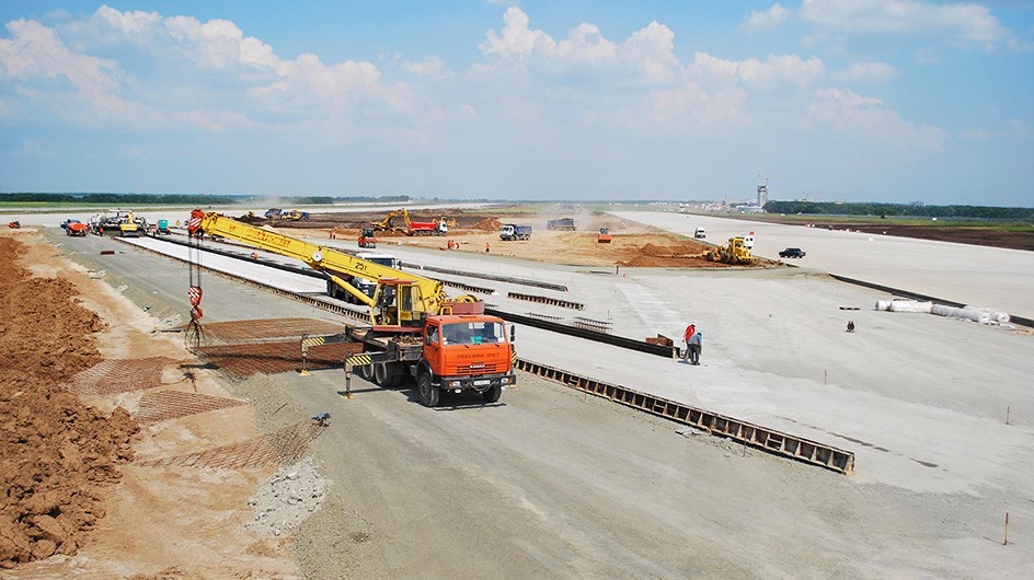 construction works, airport Donetsk