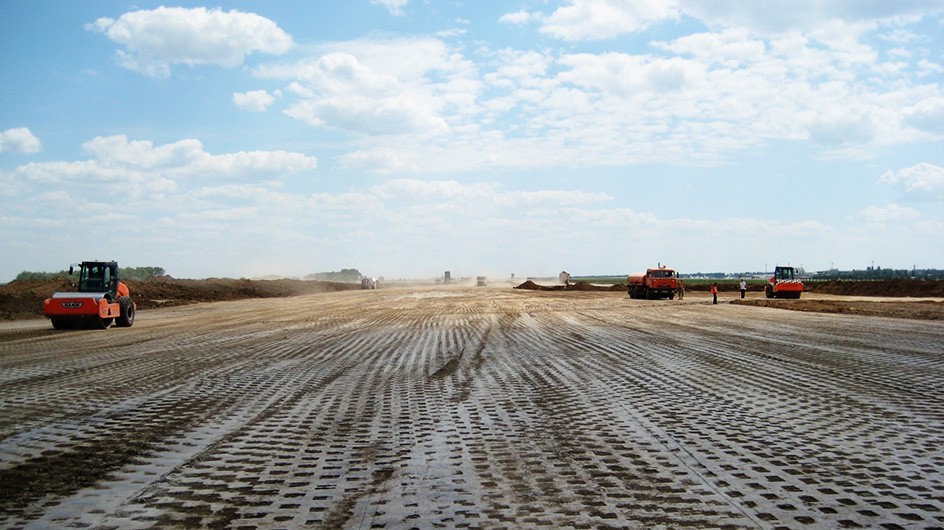 Airport Donetsk, soil stabilization of the new aircraft operation area