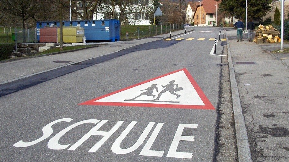 Verkehrssichereit in Langendorf, Massnahmen im Bereich der Schulhäuser